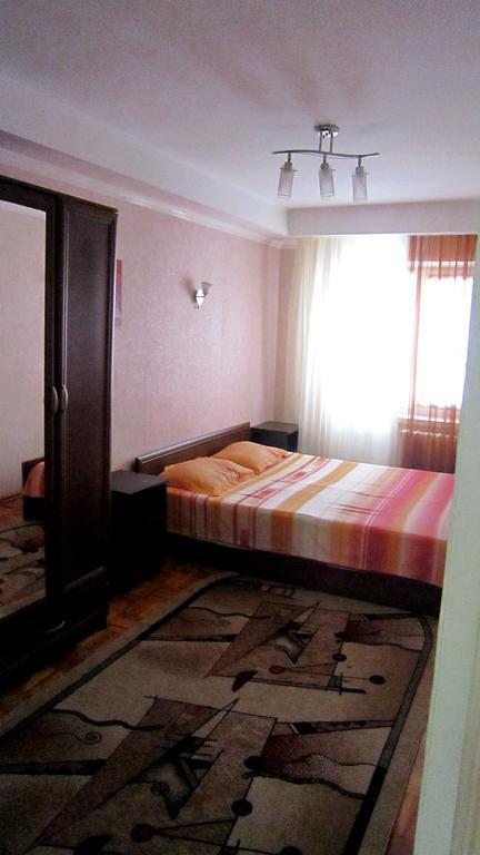 Apartment On Maliy Rinok Zaporizhia Luaran gambar